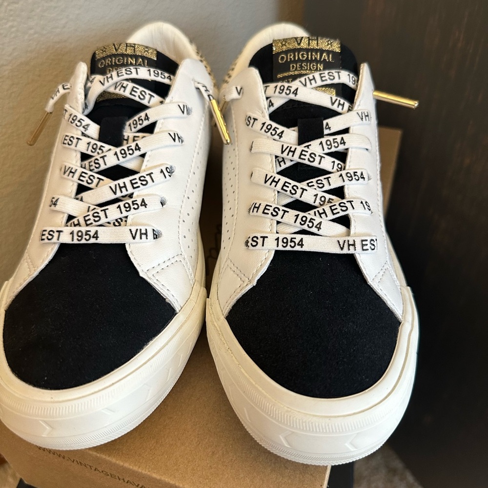 Vintage Havana Sneakers in Shoes - Picture 5 of 8